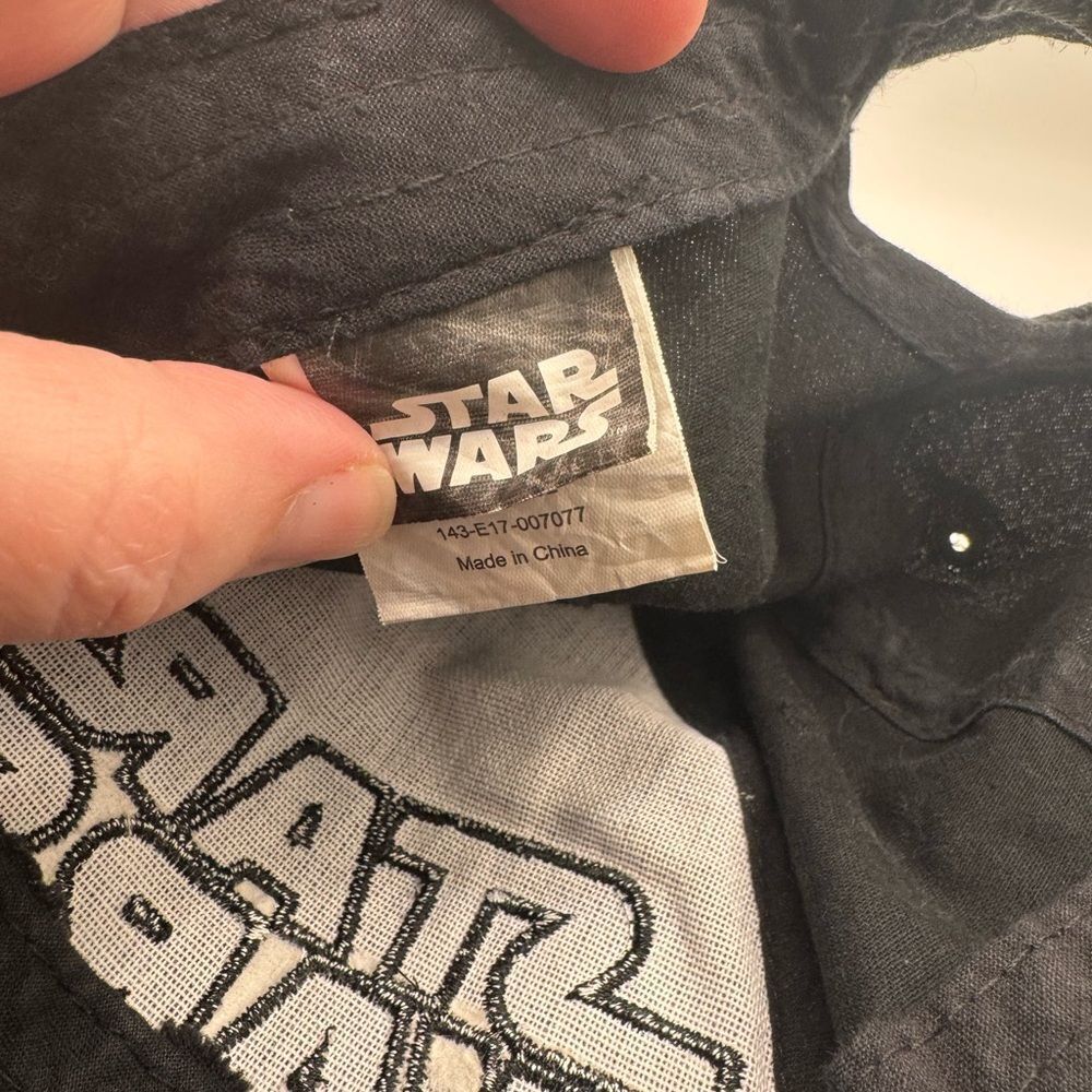 Star Wars Black and gold Cap women’s - Picture 5 of 6